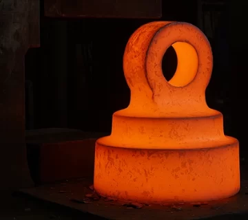 نقش فورجینگ در تولید تجهیزات صنعتی سنگین